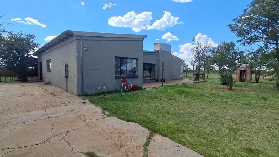 4 Bedroom Property for Sale in Roodewal Free State